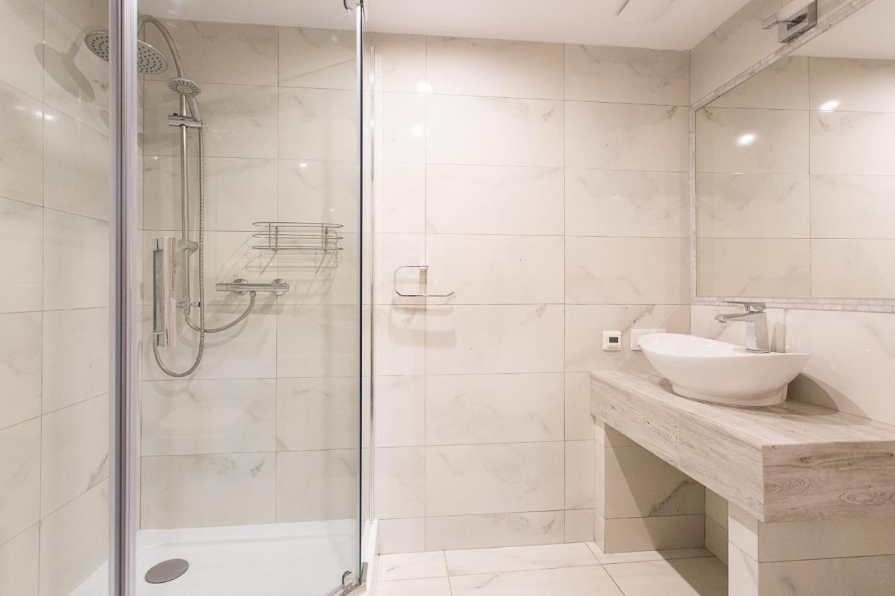 Three Single Beds Apartment Torun Bagian luar foto