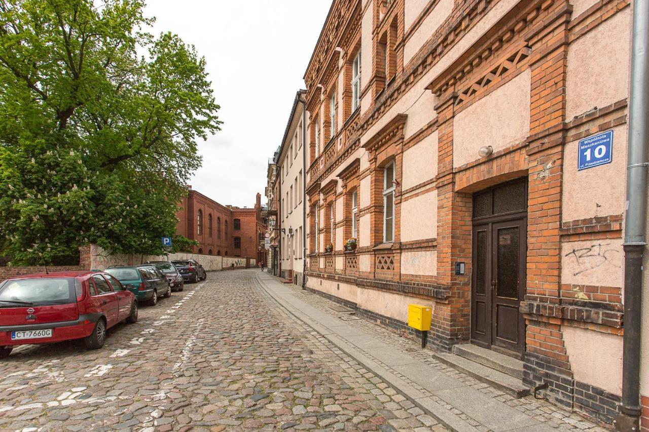 Three Single Beds Apartment Torun Bagian luar foto