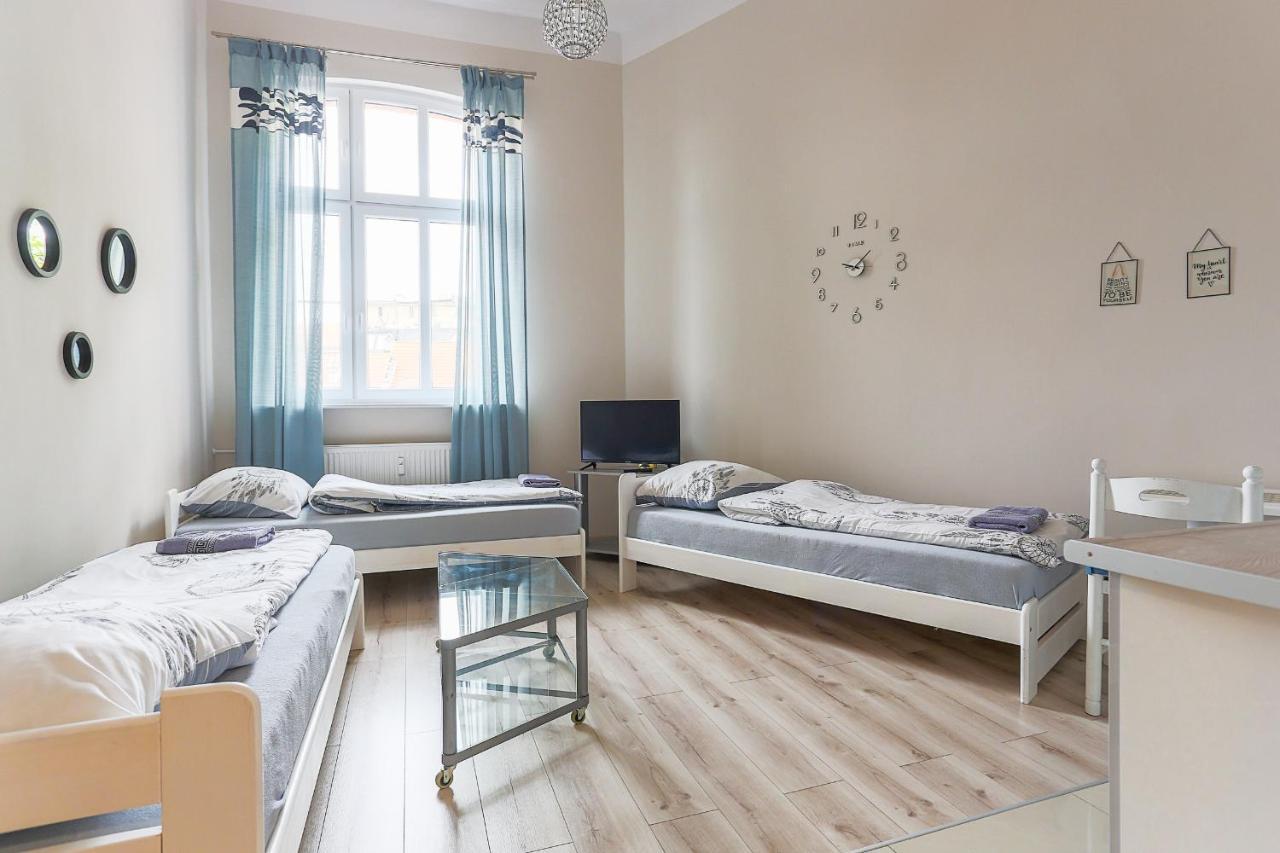 Three Single Beds Apartment Torun Bagian luar foto