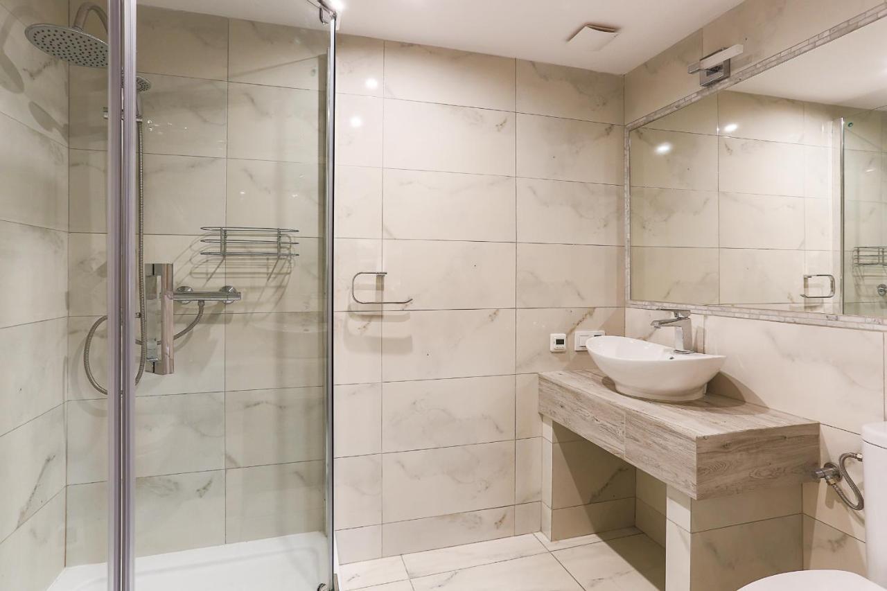 Three Single Beds Apartment Torun Bagian luar foto